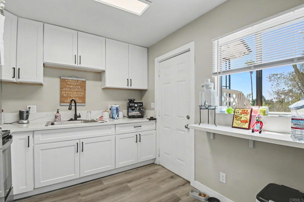 2610 Helix St. Property Photo 15