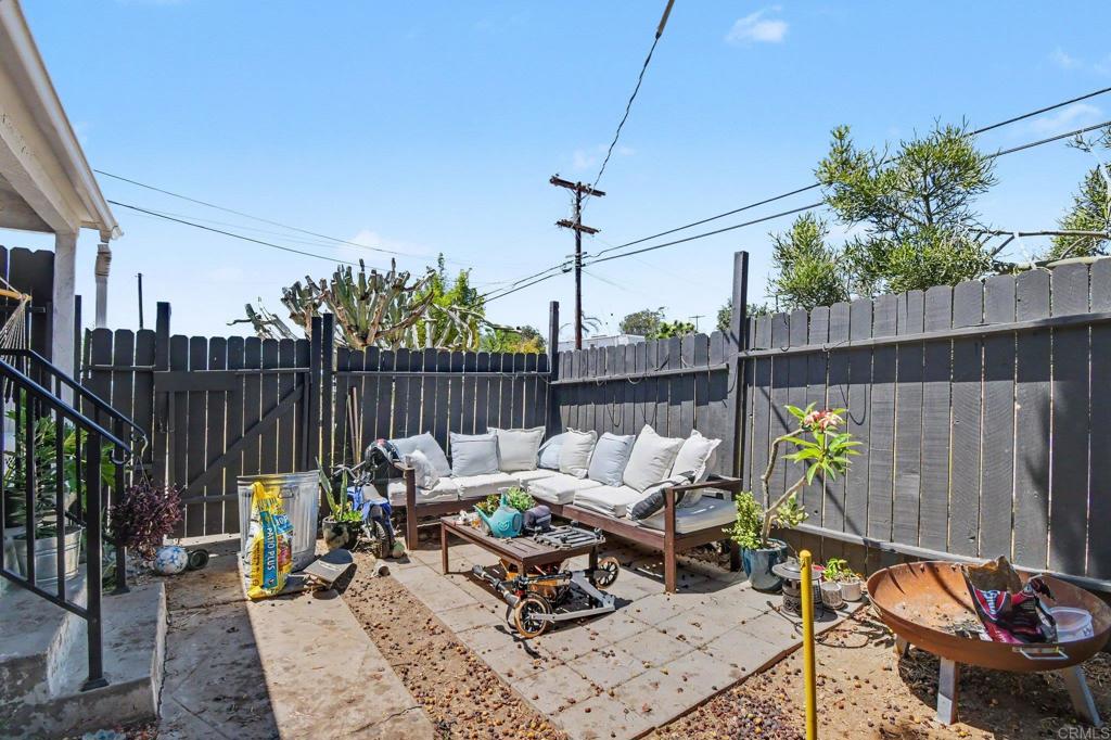 2610 Helix St. Property Photo 20
