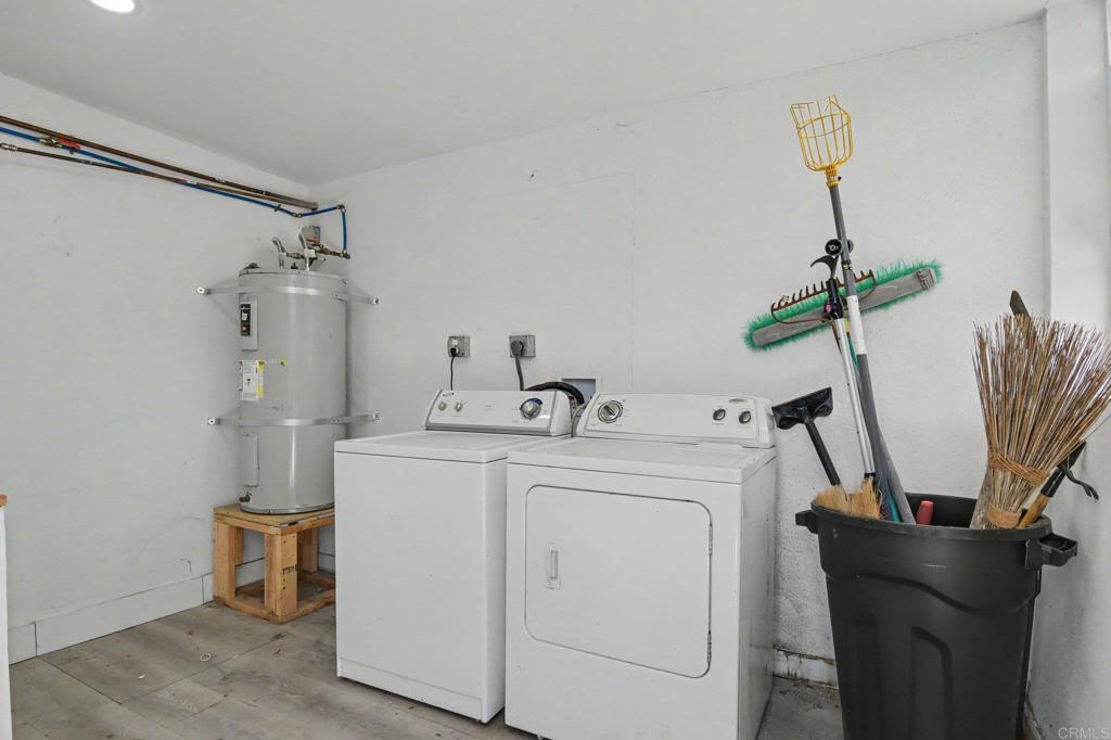 2610 Helix St. Property Photo 44