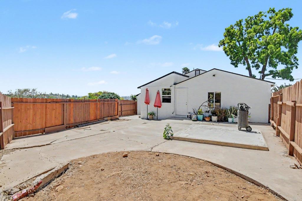 2610 Helix St. Property Photo 47