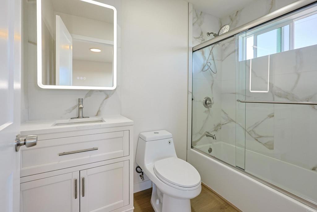 5740 Midwick St Property Photo 6