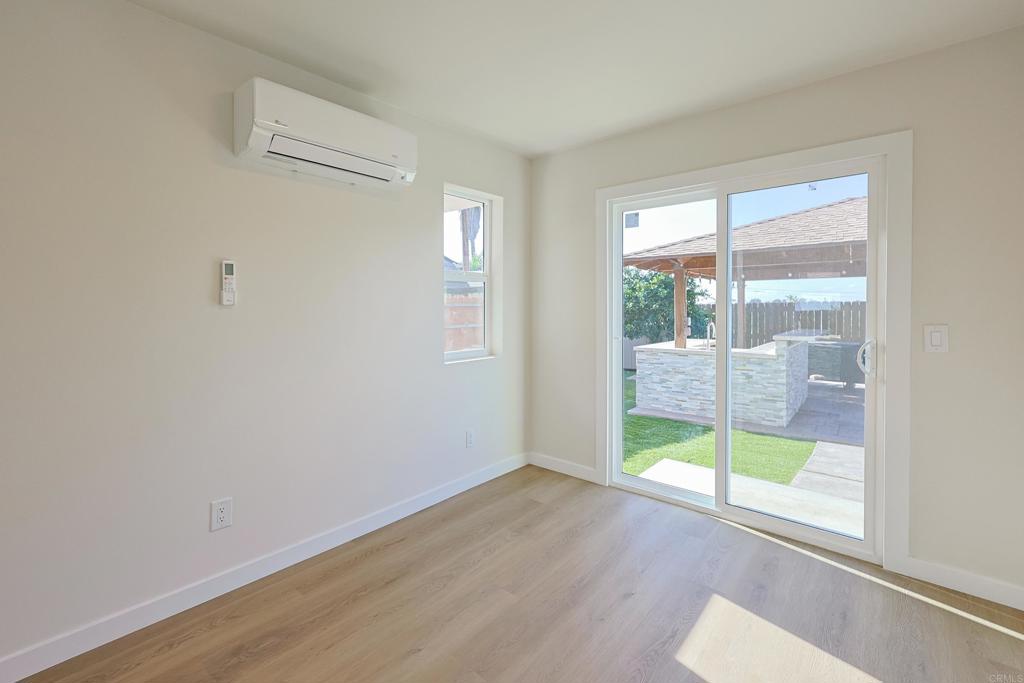 5740 Midwick St Property Photo 8