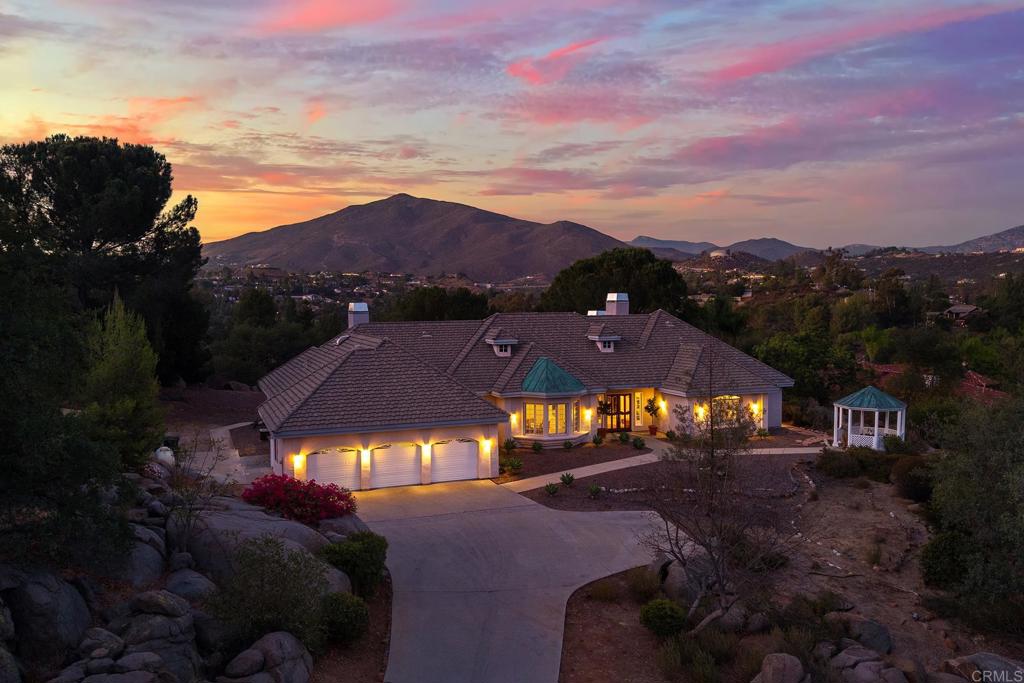 3157 VIA VIEJAS OESTE Property Photo 1