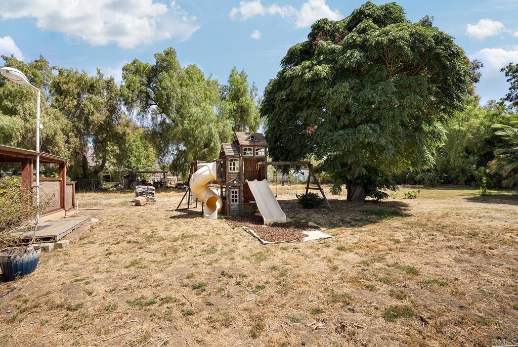 14135 York Avenue Property Photo 37