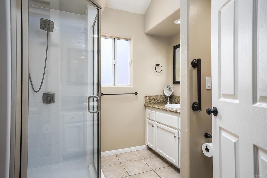 2410 Euclid Ave Property Photo 20