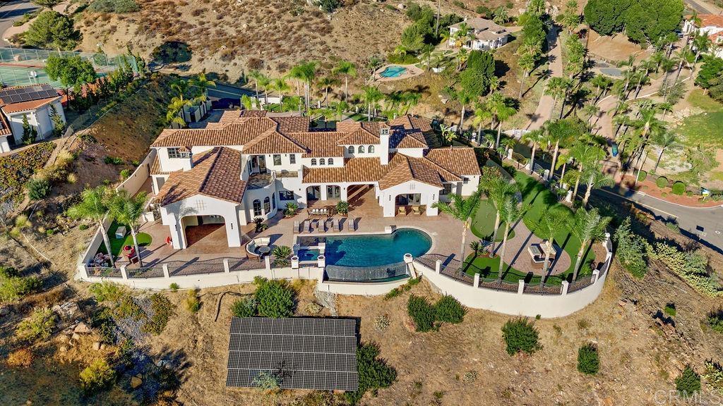 2424 Cerro Sereno Property Photo 2