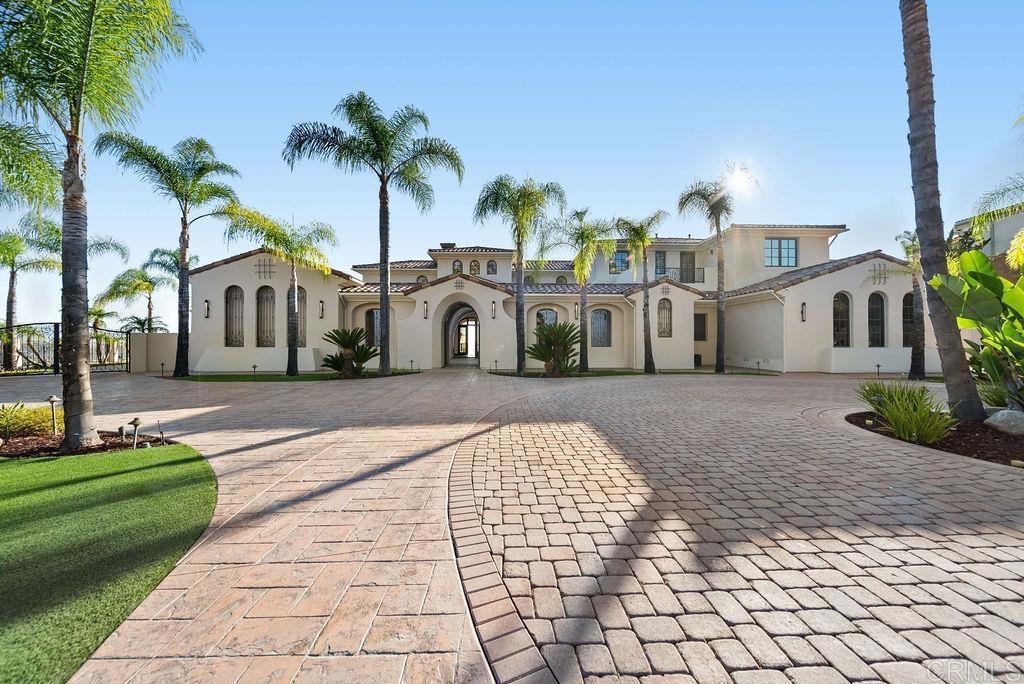 2424 Cerro Sereno Property Photo 4