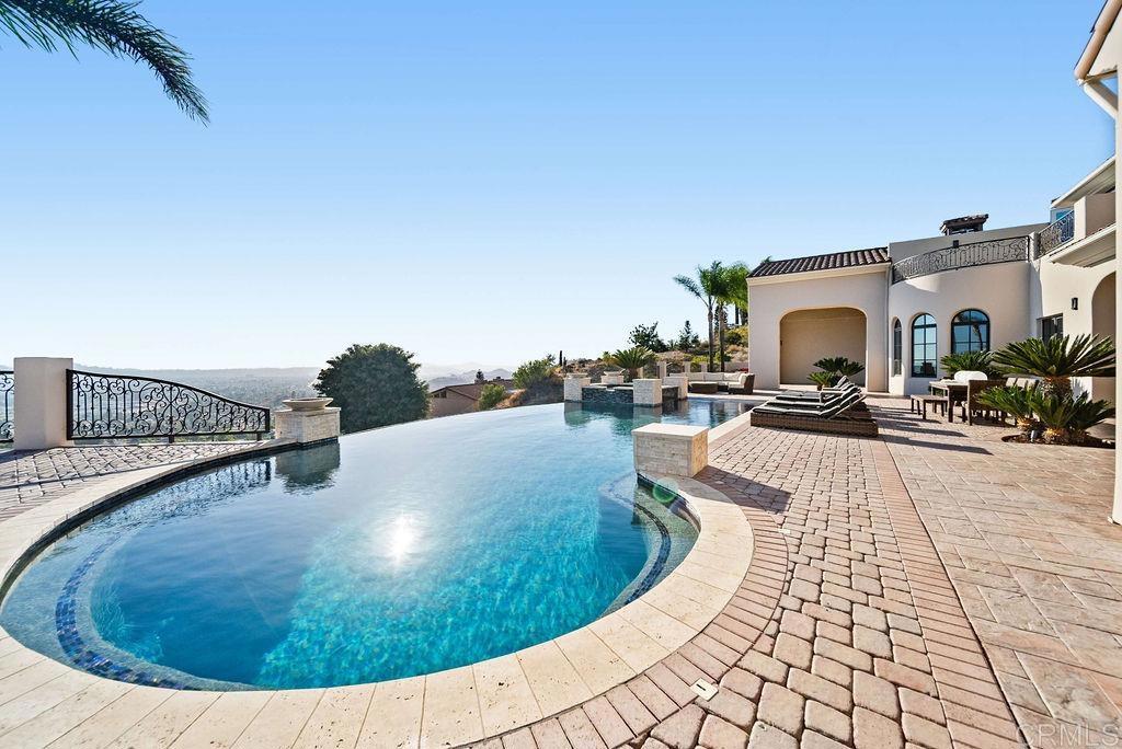 2424 Cerro Sereno Property Photo 10
