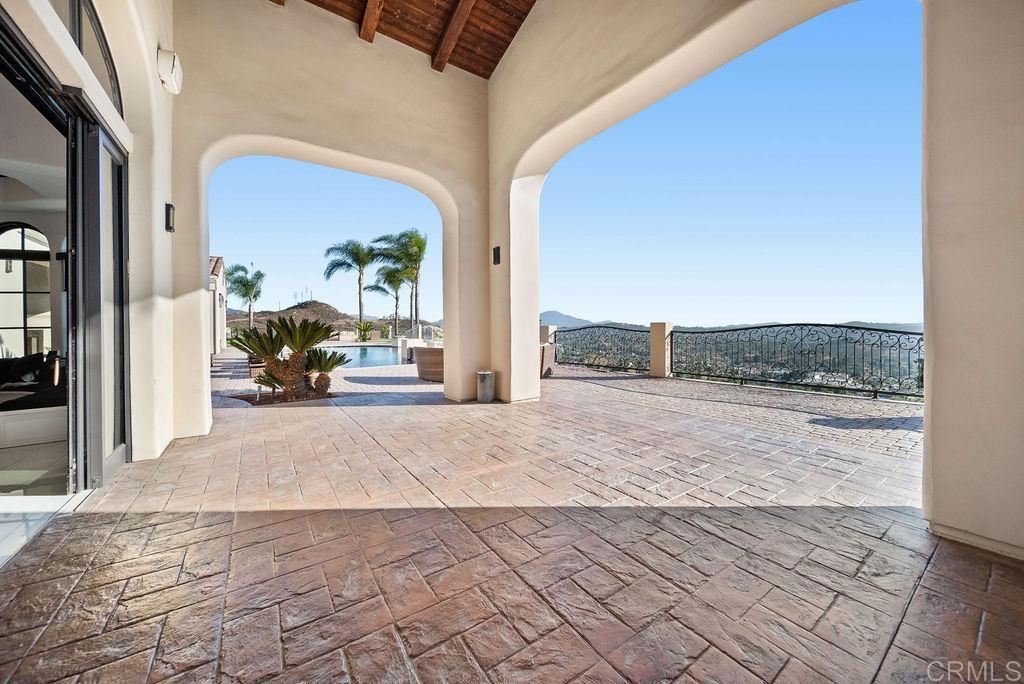 2424 Cerro Sereno Property Photo 18