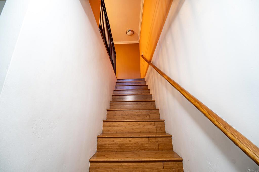 1063 Estes St Property Photo 8