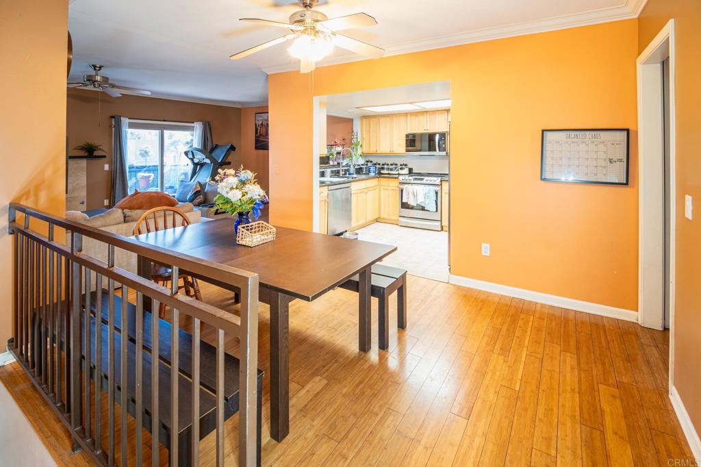 1063 Estes St Property Photo 9
