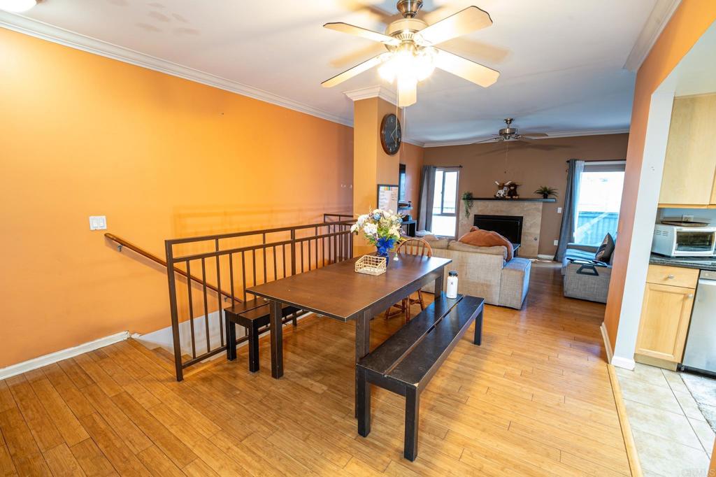1063 Estes St Property Photo 10