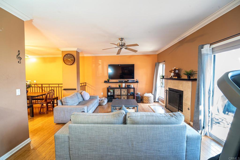 1063 Estes St Property Photo 13