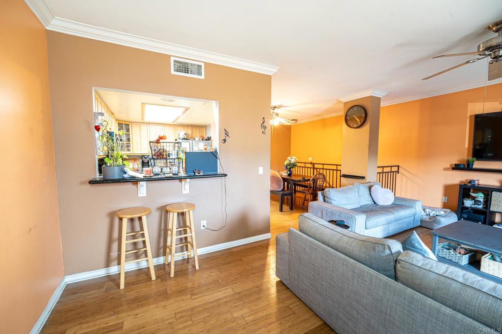 1063 Estes St Property Photo 14