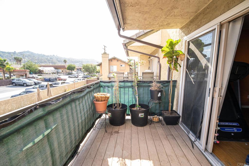 1063 Estes St Property Photo 15