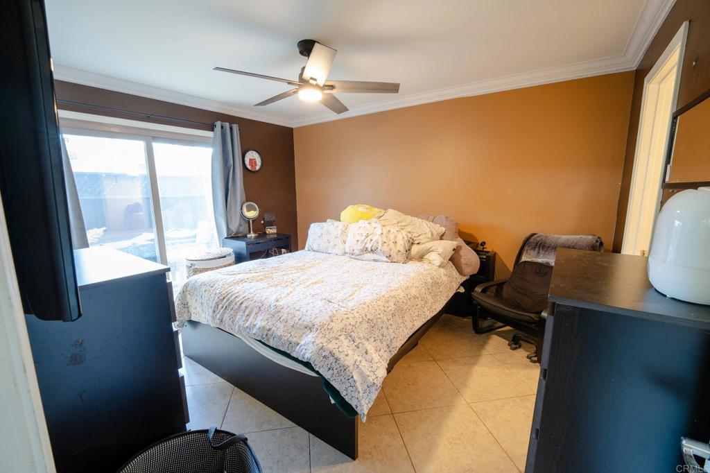 1063 Estes St Property Photo 23