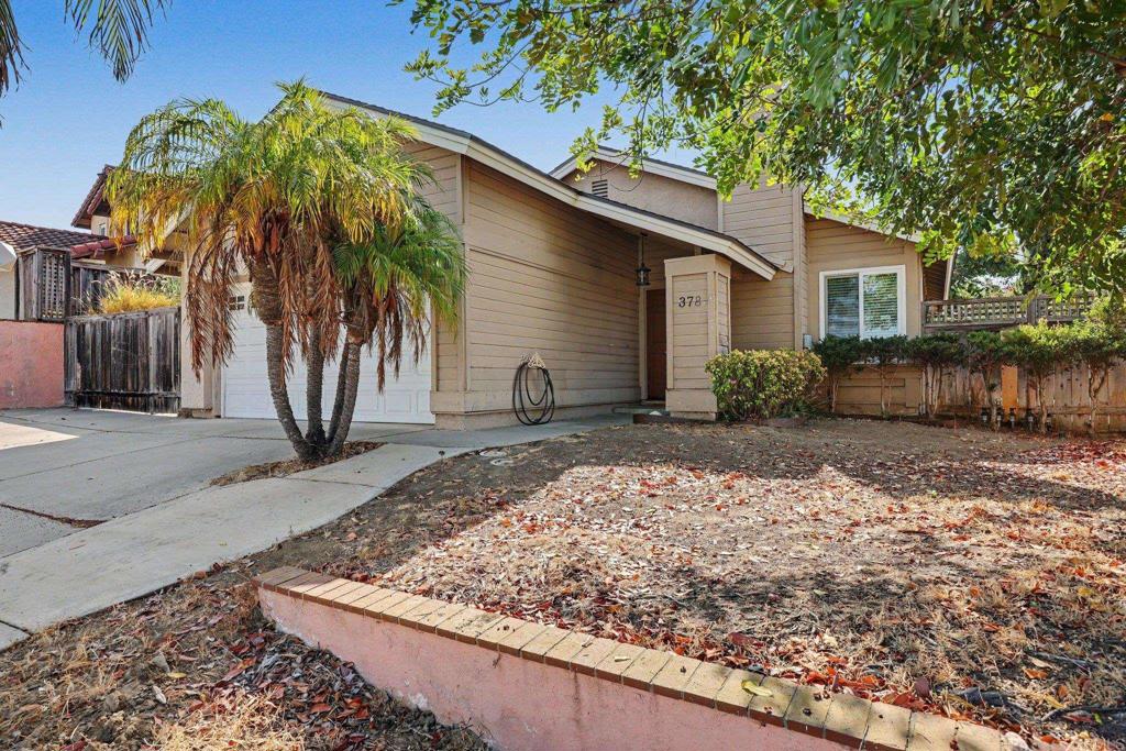 378 Bay Leaf Drive Property Photo 2