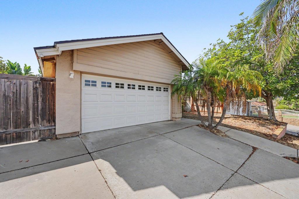 378 Bay Leaf Drive Property Photo 3