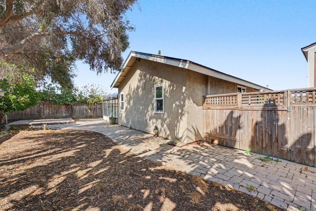 378 Bay Leaf Drive Property Photo 8