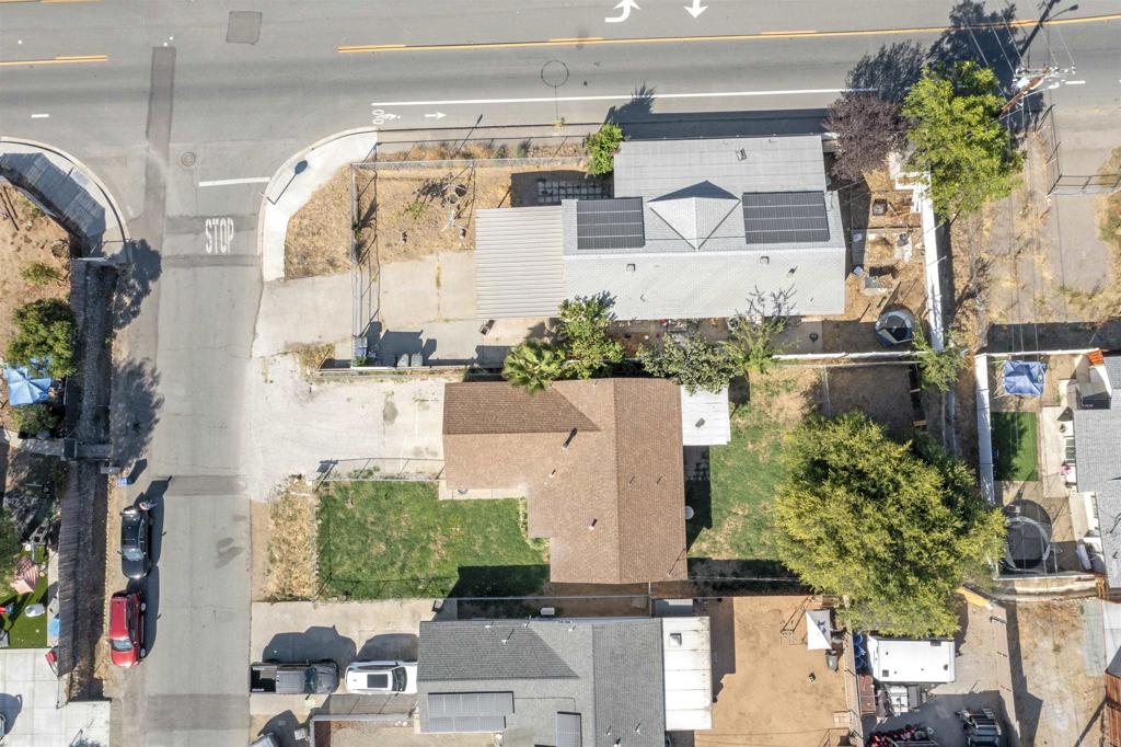 945 E Street Property Photo 28