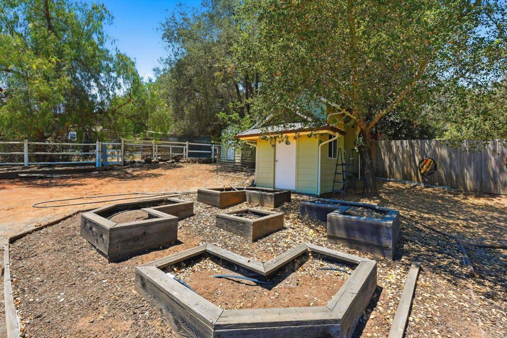 2438 Duraznitos Rd Property Photo 25