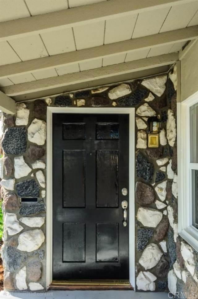 222 Los Alamos Property Photo 2