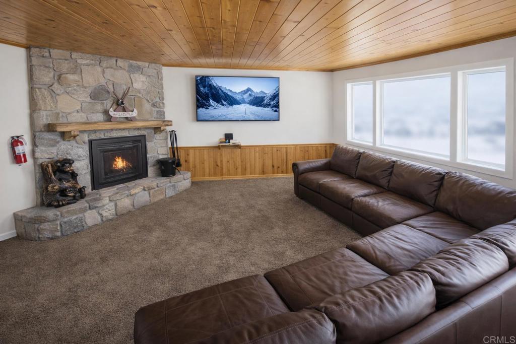 42988 Moonridge Road Property Photo 2