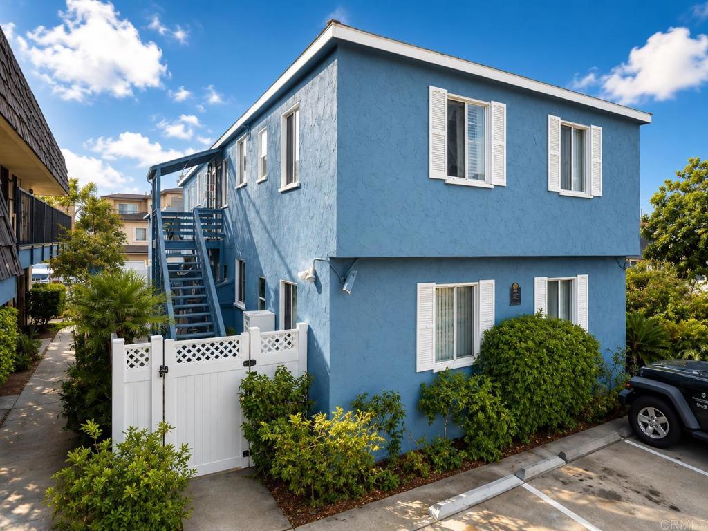849 855 Emerald Street Property Photo 1