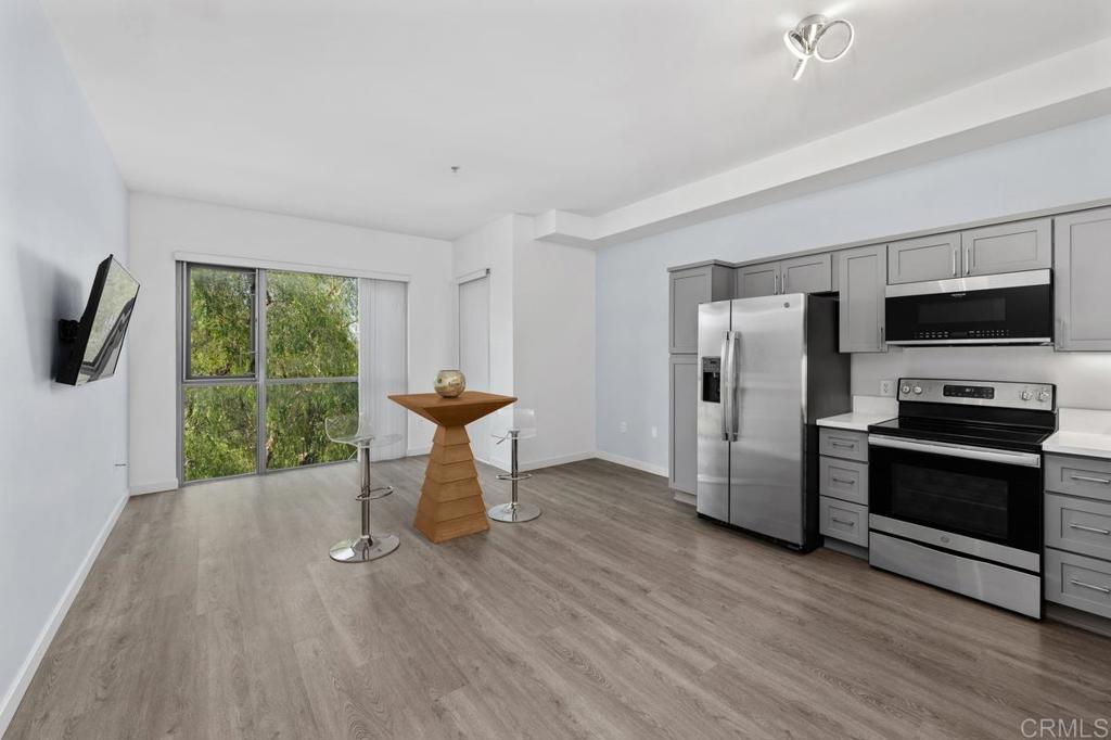 889 Date Street 324 Property Photo 9