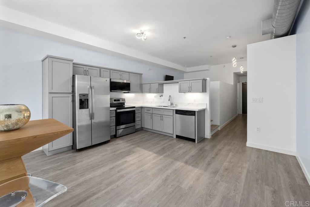 889 Date Street 324 Property Photo 10