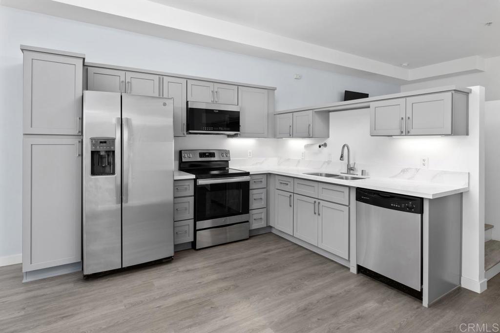 889 Date Street 324 Property Photo 11