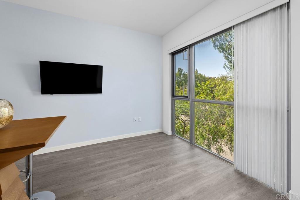 889 Date Street 324 Property Photo 18