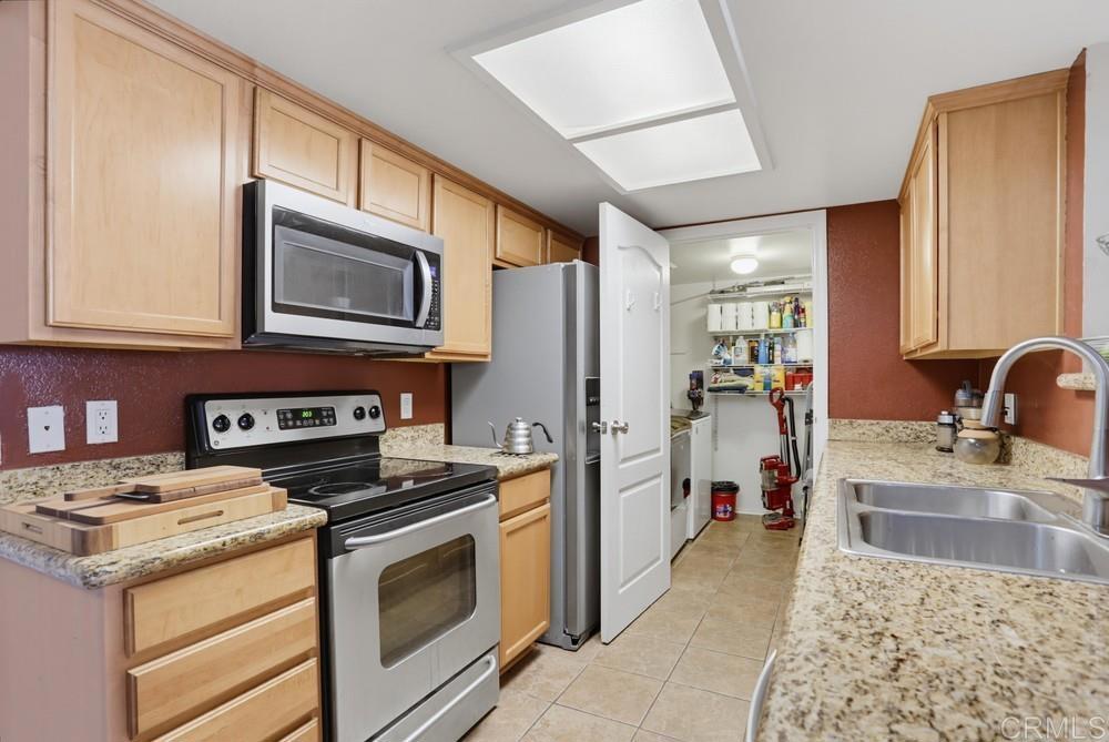 12039 Alta Carmel Court 150 Property Photo 11