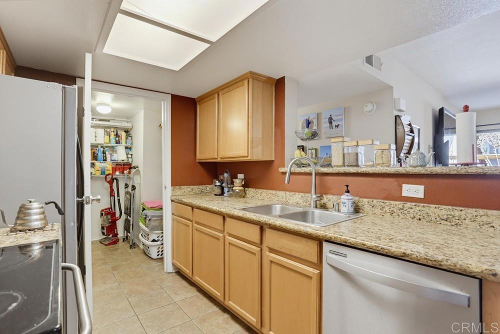 12039 Alta Carmel Court 150 Property Photo 12