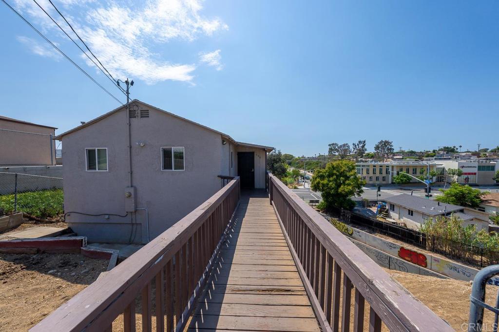 648 51 Street Property Photo 1