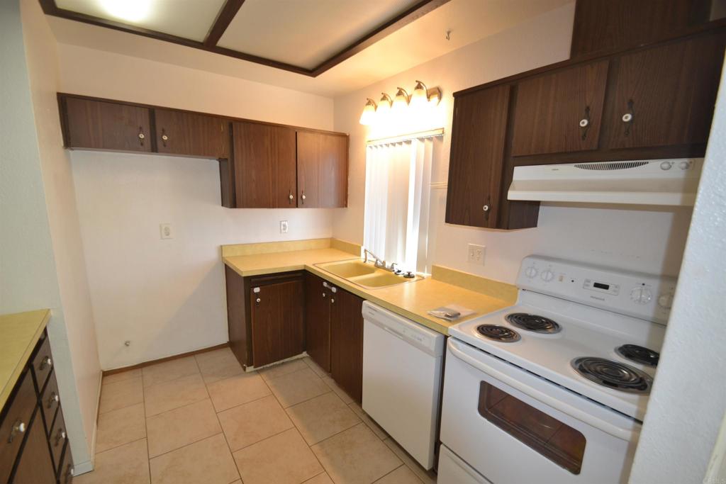 9925 Los Ranchitos Rd Property Photo 5