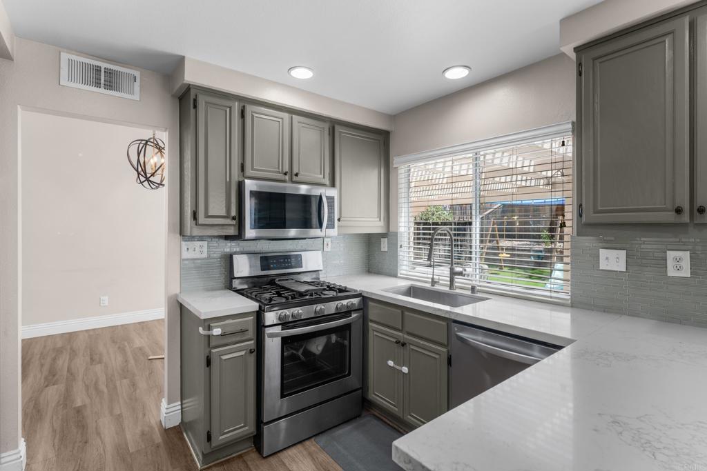 44694 Via Lucido Property Photo 14