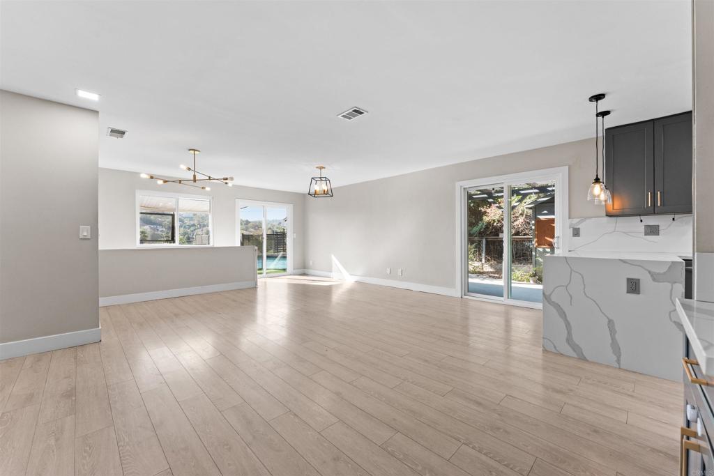 9321 Riverview Avenue Property Photo 7