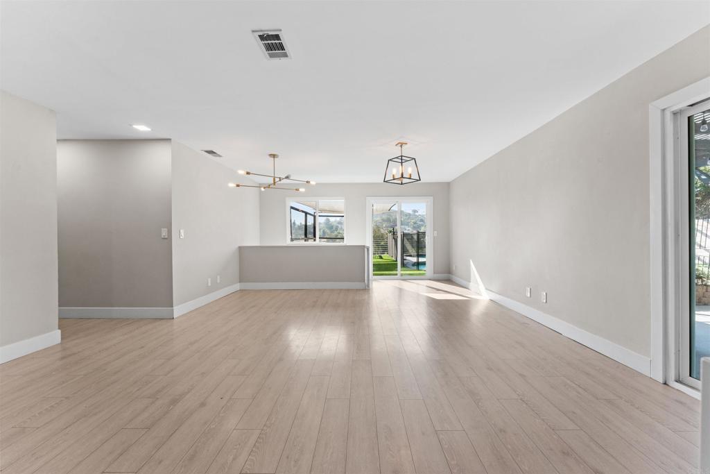 9321 Riverview Avenue Property Photo 8