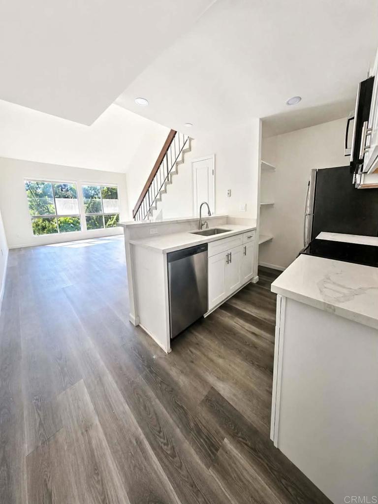 6111 Rancho Mission Road 310 Property Photo 2
