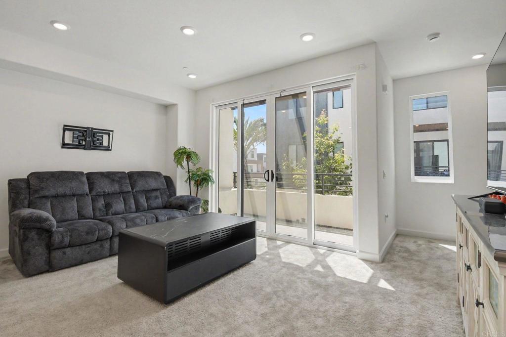 2416 Cascalote Loop Property Photo 7
