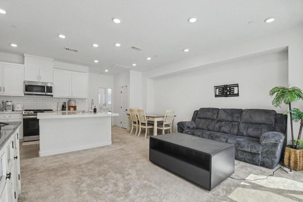 2416 Cascalote Loop Property Photo 9