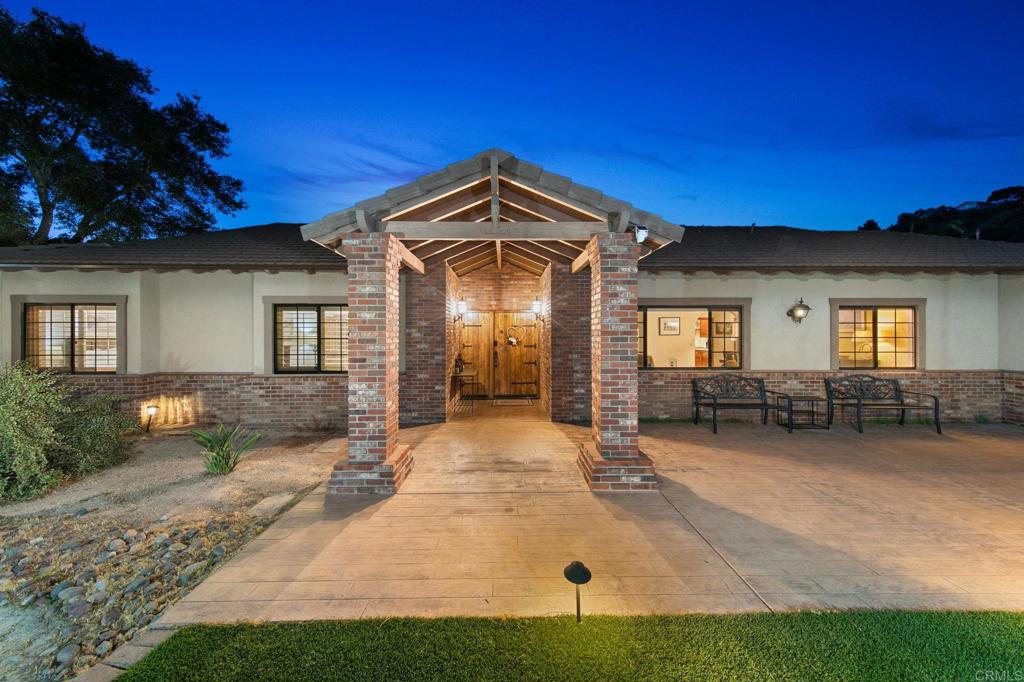 15404 El Capitan Real Ln Property Photo 5