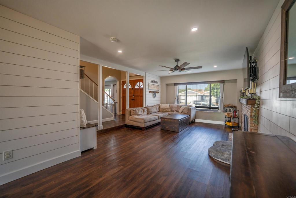 10046 Woodrose Avenue Property Photo 6