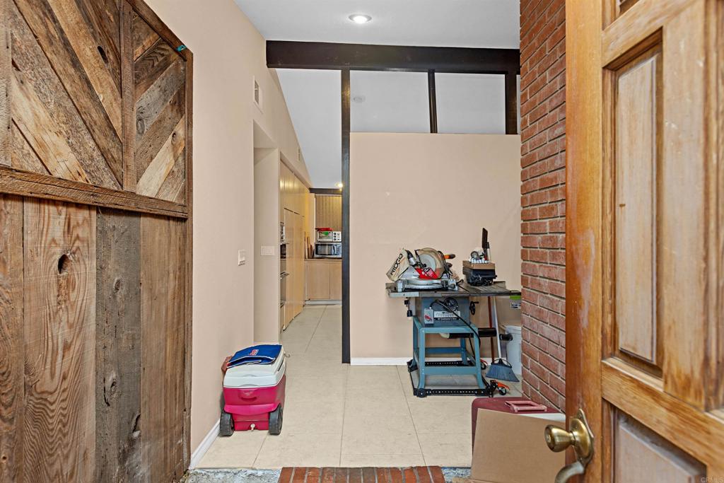 609 Roca Place Property Photo 7