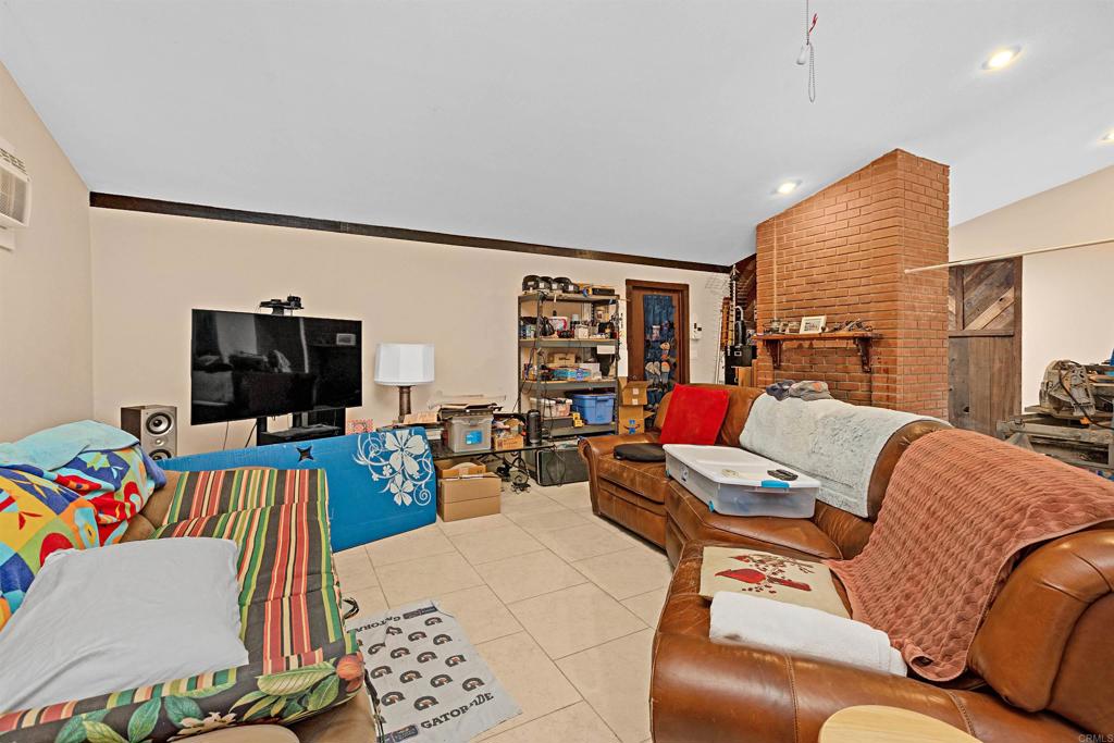 609 Roca Place Property Photo 8