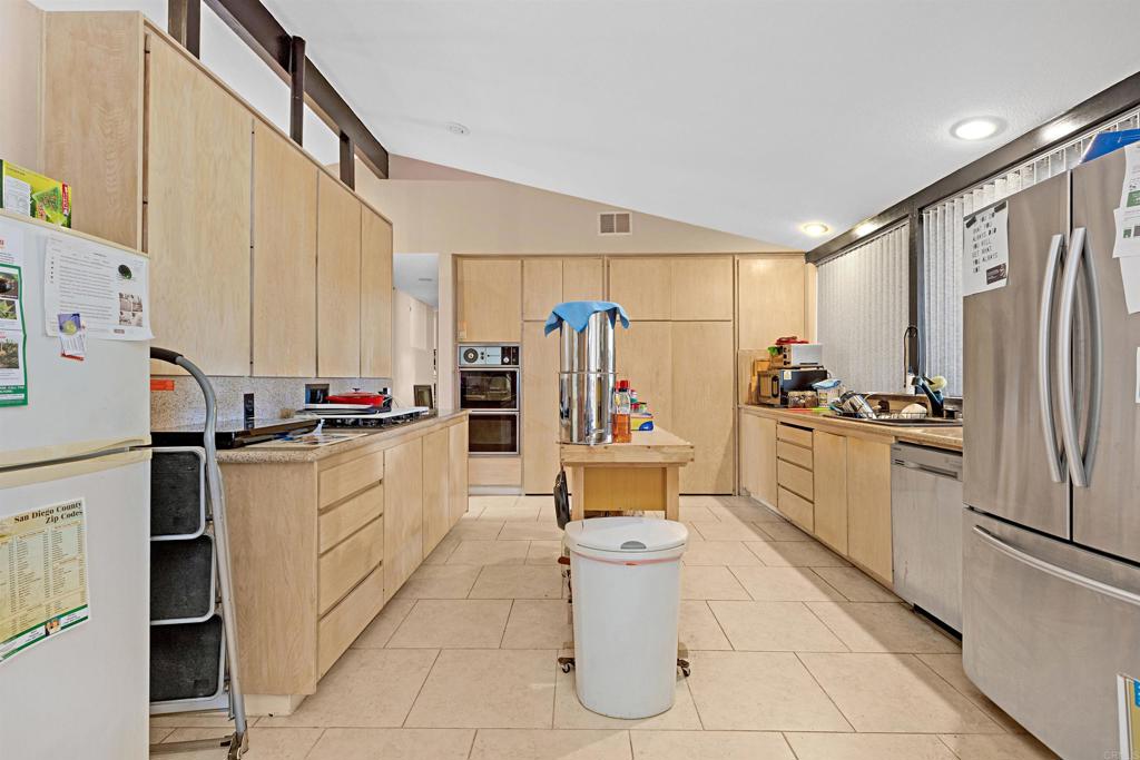 609 Roca Place Property Photo 18