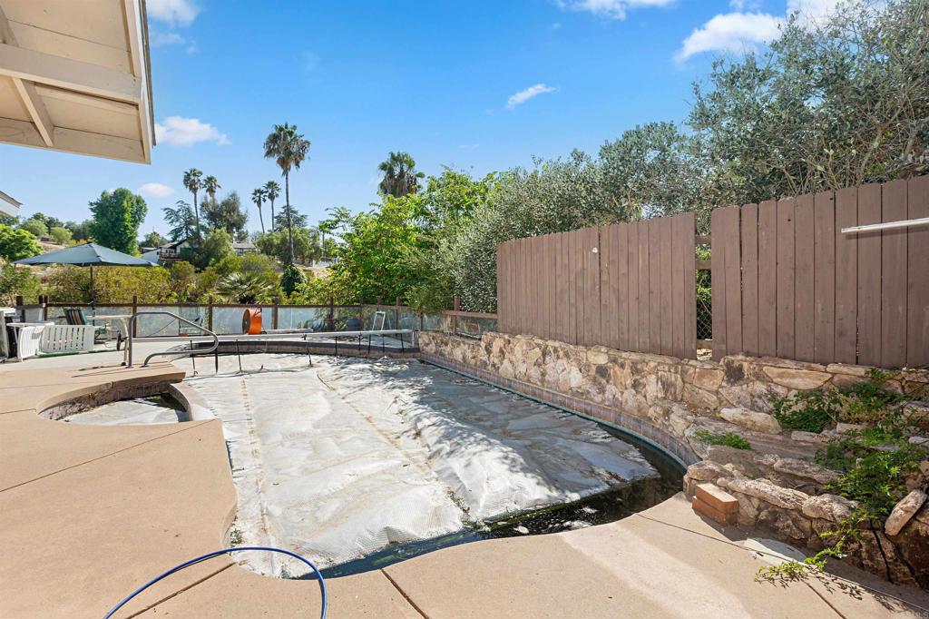 609 Roca Place Property Photo 28