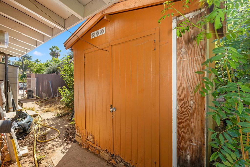 609 Roca Place Property Photo 34