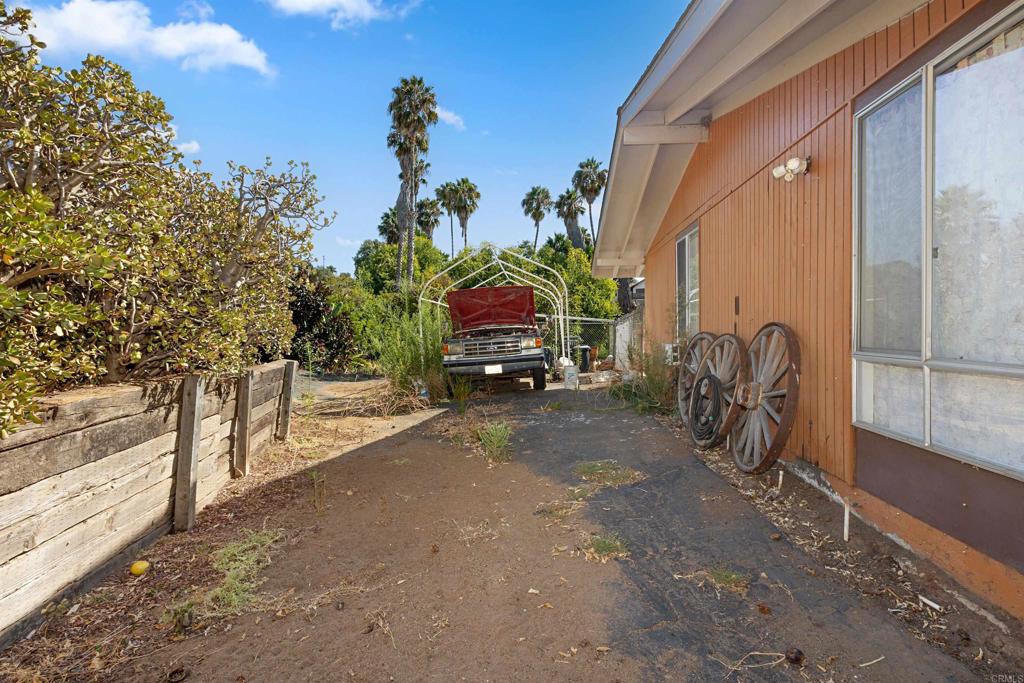 609 Roca Place Property Photo 38